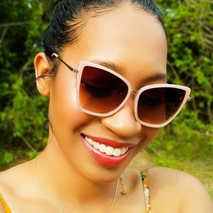 Cat Eye Sunglasses (Soft Pink)